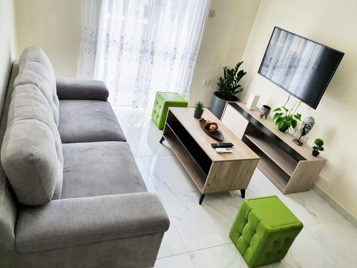 2 Bedroom Cozy Near Tourist Area, 200m From Sea Apartment